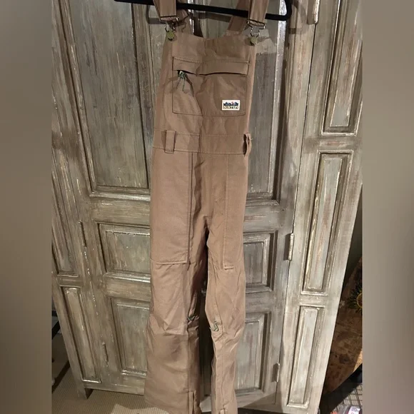 Burton Women’s Avalon Snowboard bibs in green** - Picture 1 of 4